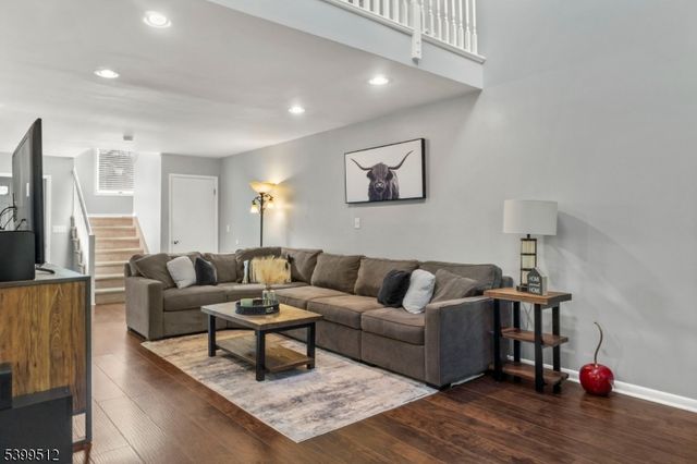 77 Meadow Pond Rd, Hardyston Twp., NJ 07419