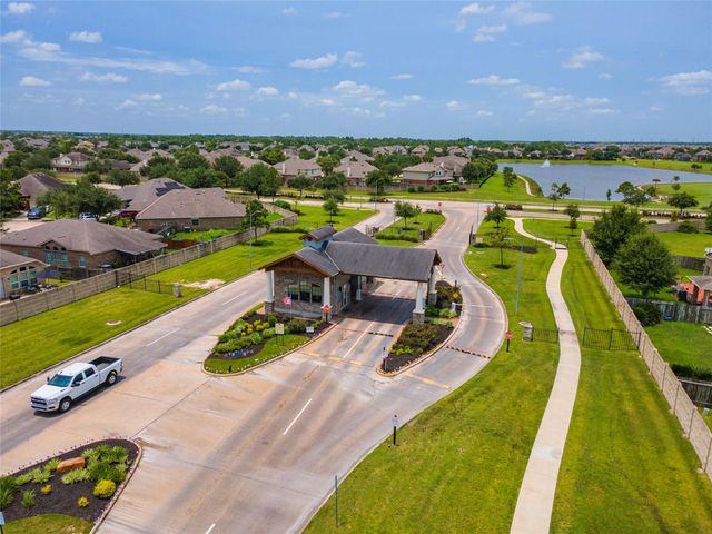 9906 Bezeled Circle Lane, Rosharon, TX 77583