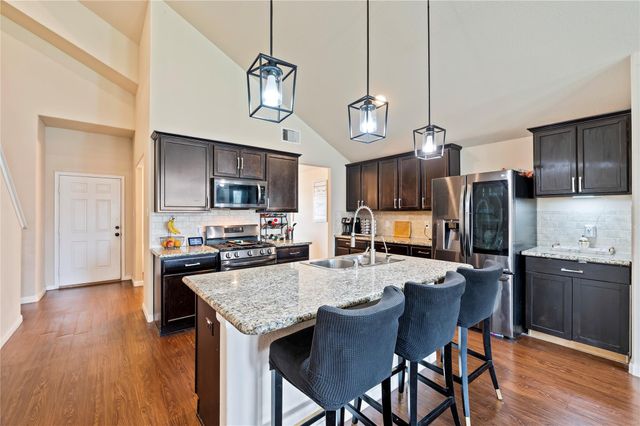 9906 Bezeled Circle Lane, Rosharon, TX 77583
