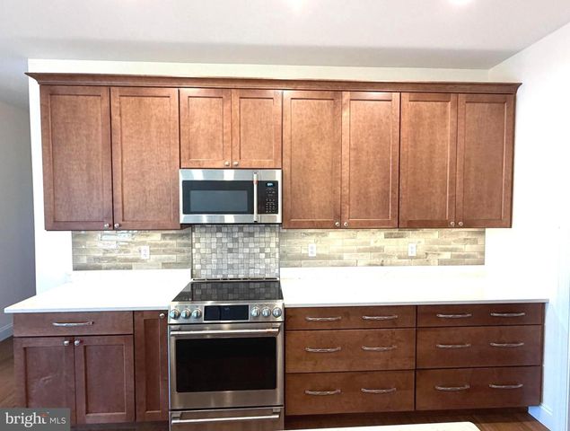 606 LILLIANA DR, Lebanon, PA 17046