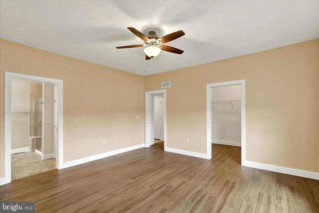 606 LILLIANA DR, Lebanon, PA 17046