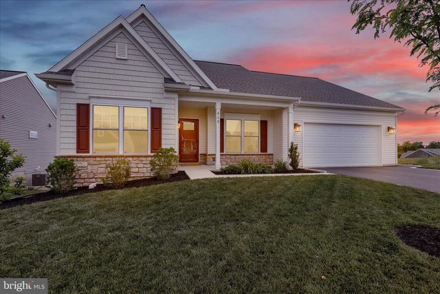 606 LILLIANA DR, Lebanon, PA 17046