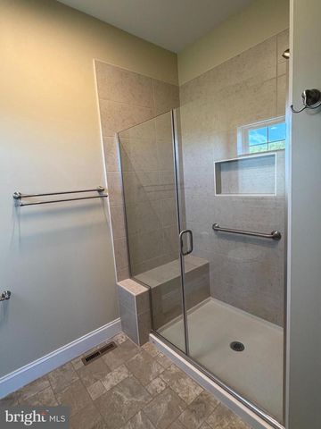 606 LILLIANA DR, Lebanon, PA 17046