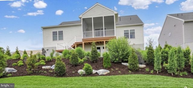 606 LILLIANA DR, Lebanon, PA 17046