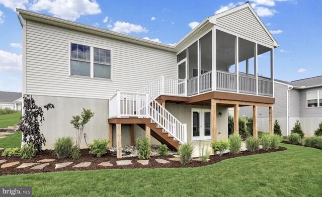 606 LILLIANA DR, Lebanon, PA 17046