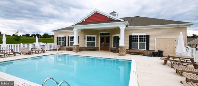 606 LILLIANA DR, Lebanon, PA 17046