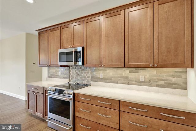 606 LILLIANA DR, Lebanon, PA 17046