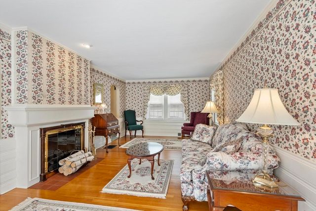 81 Winter St, Leominster, MA 01453