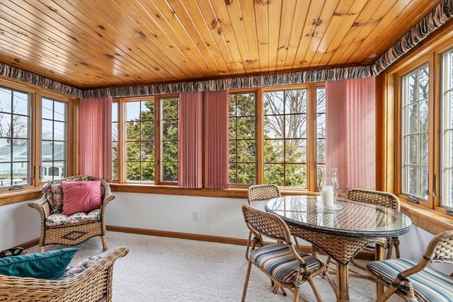 81 Winter St, Leominster, MA 01453