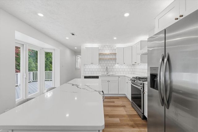 85 Marwood Drive, Upper St Clair, PA 15241