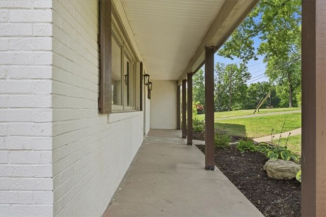 85 Marwood Drive, Upper St Clair, PA 15241