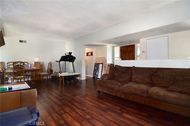 14913 Hubbard, Sylmar, CA 91342