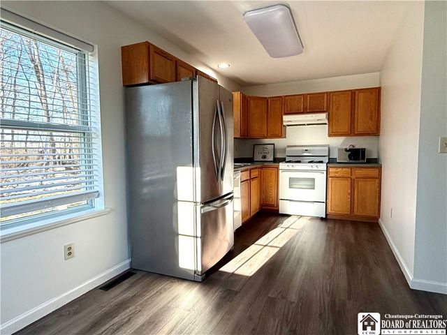 18 Middlesex Drive, Pomfret, NY 14063