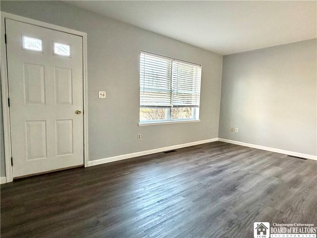 18 Middlesex Drive, Pomfret, NY 14063