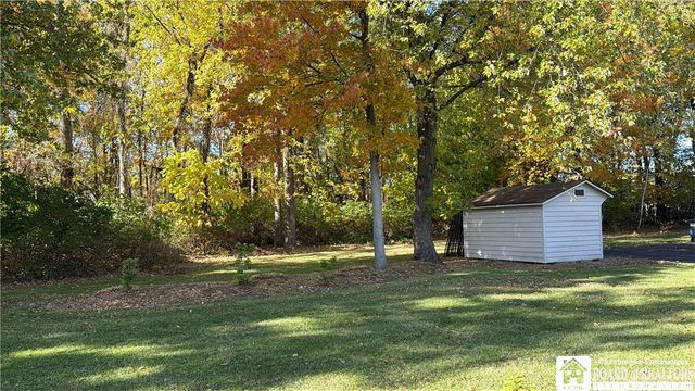 18 Middlesex Drive, Pomfret, NY 14063