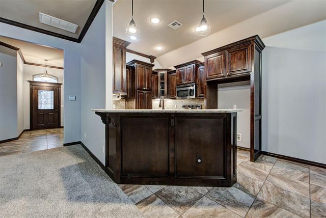 11828 SW 18th Street, Yukon, OK 73099
