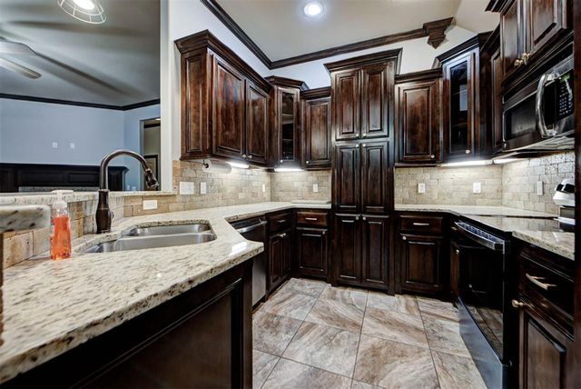 11828 SW 18th Street, Yukon, OK 73099