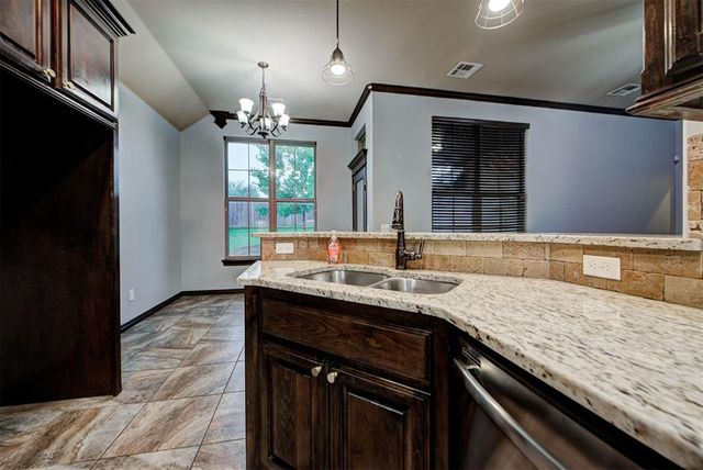 11828 SW 18th Street, Yukon, OK 73099
