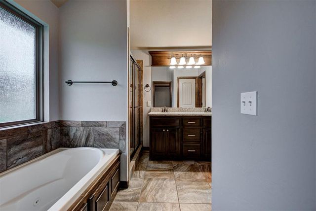 11828 SW 18th Street, Yukon, OK 73099