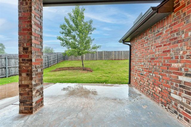 11828 SW 18th Street, Yukon, OK 73099