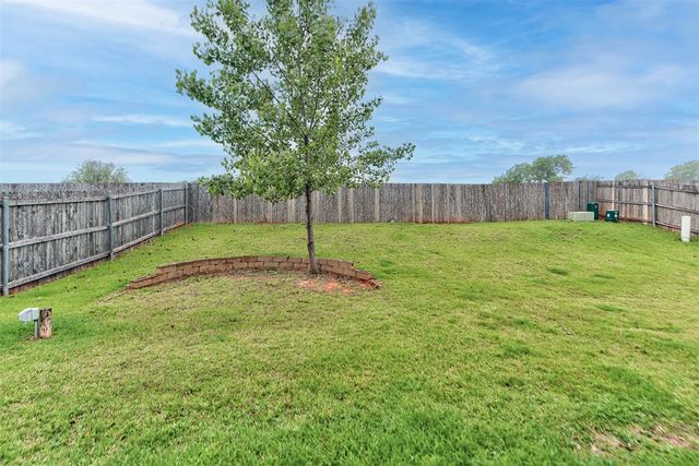 11828 SW 18th Street, Yukon, OK 73099