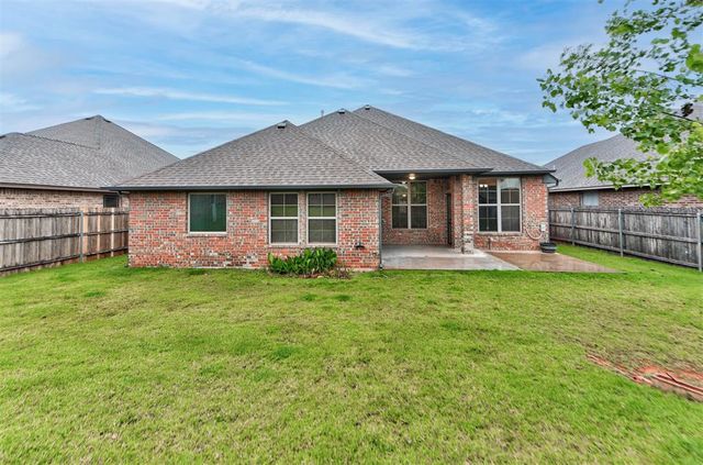 11828 SW 18th Street, Yukon, OK 73099
