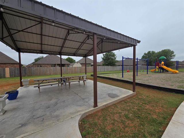 11828 SW 18th Street, Yukon, OK 73099