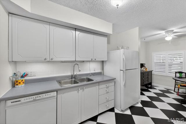 2029 Painted Leaf Drive, St Louis, MO 63043