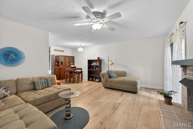 2029 Painted Leaf Drive, St Louis, MO 63043