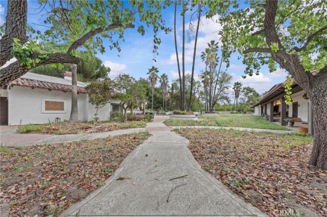 35438 De Portola Road, Temecula, CA 92592