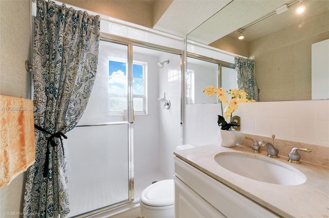 411 Anastasia Ave 303, Coral Gables, FL 33134