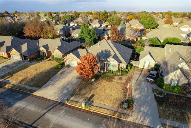 2817 Natchez Trail, Edmond, OK 73012