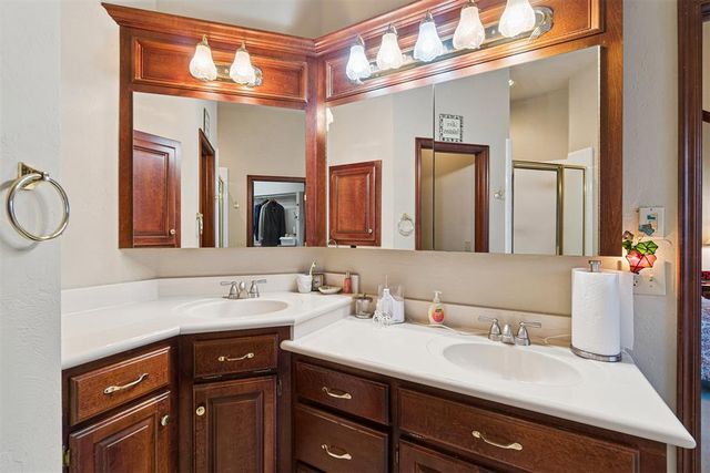 2817 Natchez Trail, Edmond, OK 73012