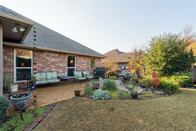 2817 Natchez Trail, Edmond, OK 73012