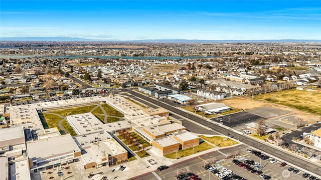 1525 S Monroe Street, Moses Lake, WA 98837