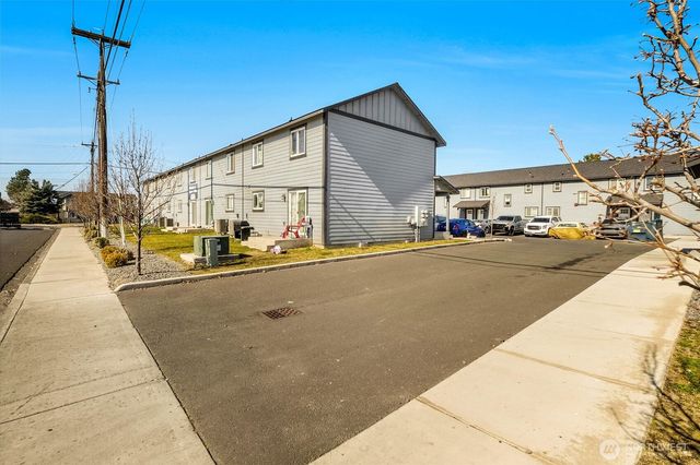 1525 S Monroe Street, Moses Lake, WA 98837