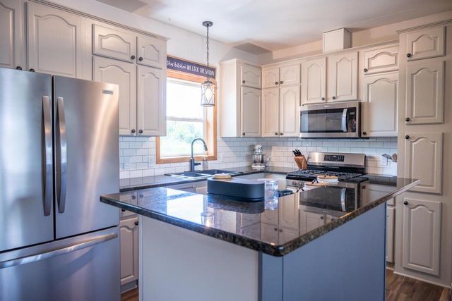 S852 Bob-O-Link Court, La Valle, WI 53941