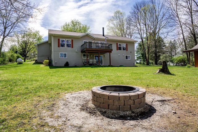 S852 Bob-O-Link Court, La Valle, WI 53941