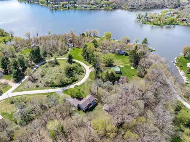 S852 Bob-O-Link Court, La Valle, WI 53941