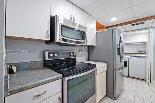 8001 NW 68th Ter, Tamarac, FL 33321