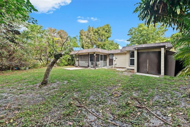 8001 NW 68th Ter, Tamarac, FL 33321