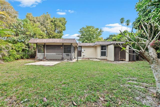 8001 NW 68th Ter, Tamarac, FL 33321