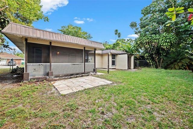 8001 NW 68th Ter, Tamarac, FL 33321