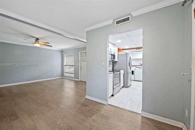 8001 NW 68th Ter, Tamarac, FL 33321