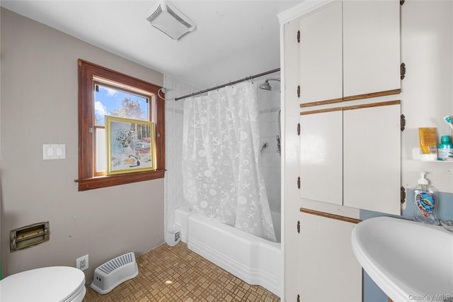 53 valentine st, Glen Cove, NY 11542