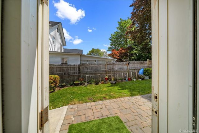 53 valentine st, Glen Cove, NY 11542