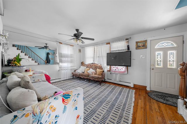 53 valentine st, Glen Cove, NY 11542
