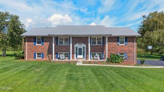 819 Redwood Drive, Mount Carmel, TN 37645