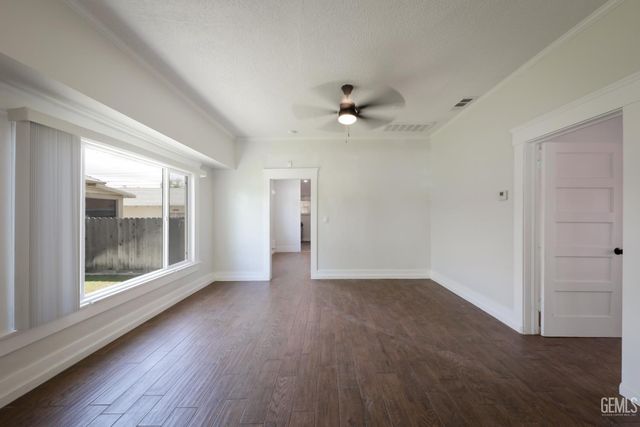 2231 Sunset Avenue, Bakersfield, CA 93304