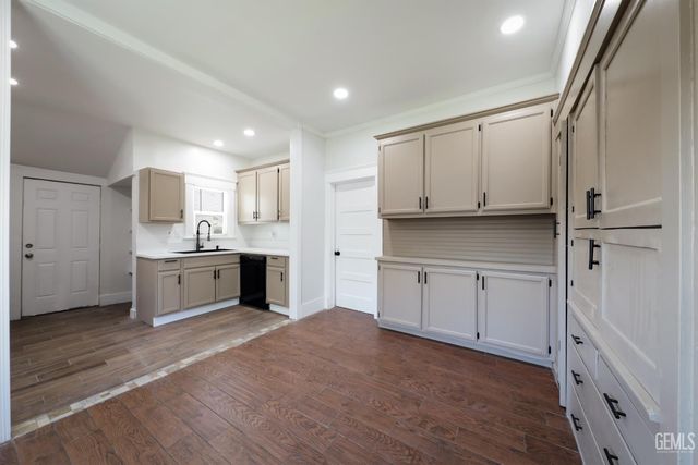 2231 Sunset Avenue, Bakersfield, CA 93304